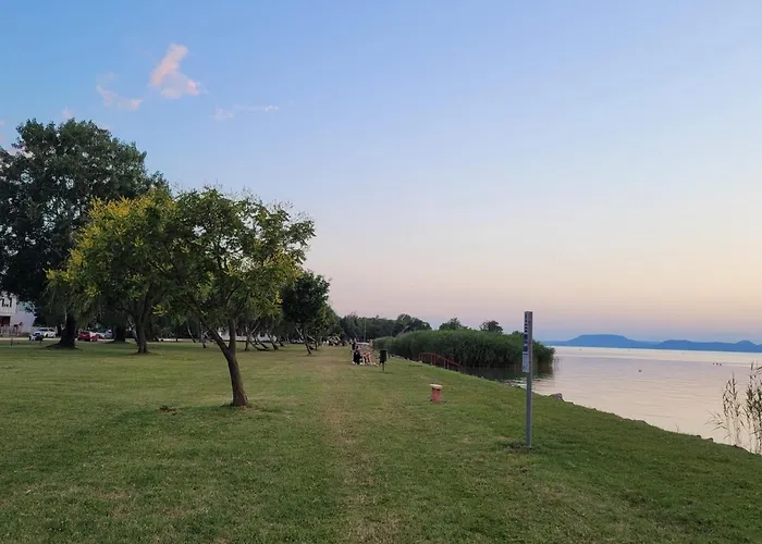 Szemes Balaton Villa Balatonszárszó